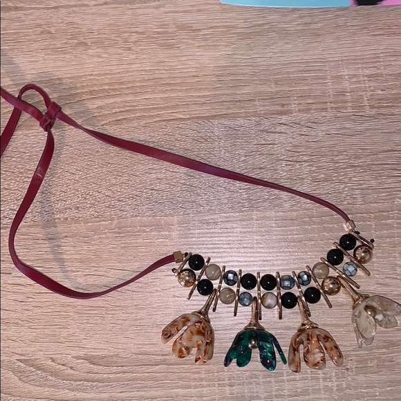 Jewelry - Bead necklace